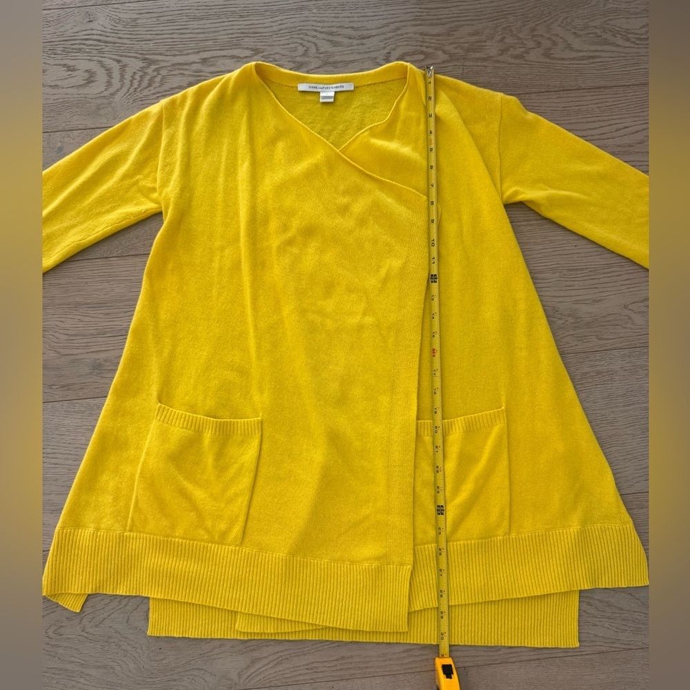 Diane Von Furstenburg Bright yellow wool blend cardigan sweater size M - Picture 7 of 11